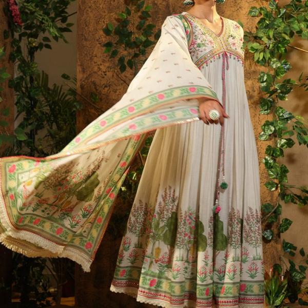 Elegant Pakistani-Style Muslin Alia Cut Suit Set